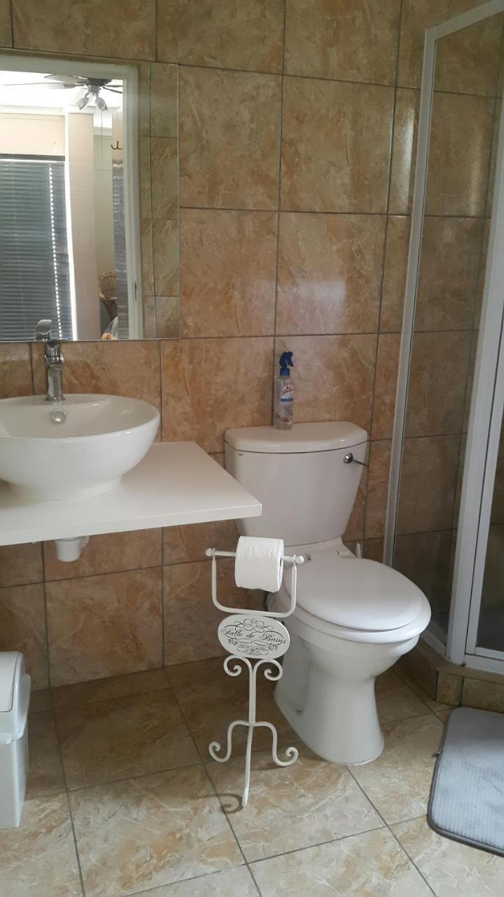 Kleines Nest Bed And Breakfast Walvis Bay Bagian luar foto